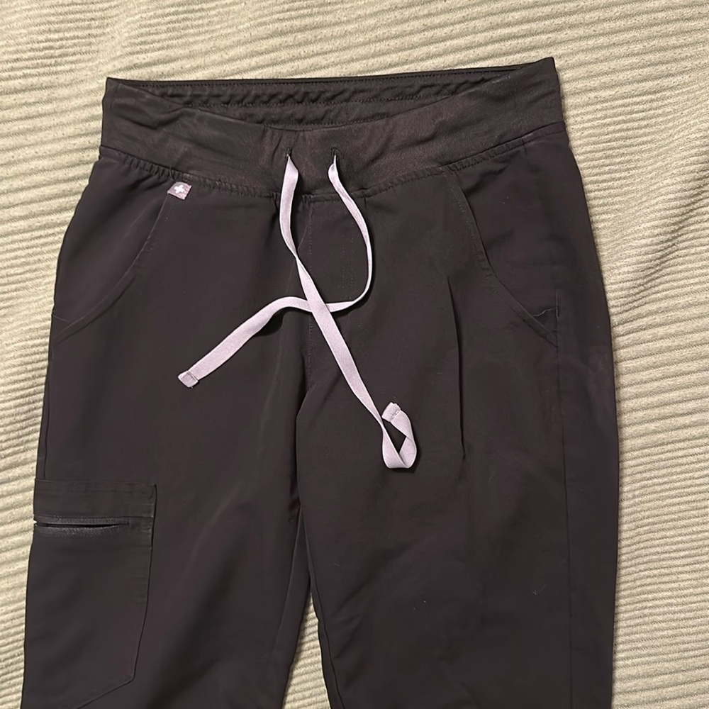 Figs xs black joggers